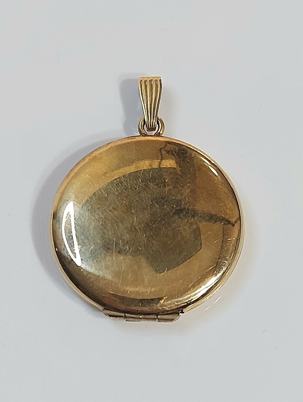 Vintage 12k GF Gold-Tone Round Locket Pendant - Classic Women's Jewelry